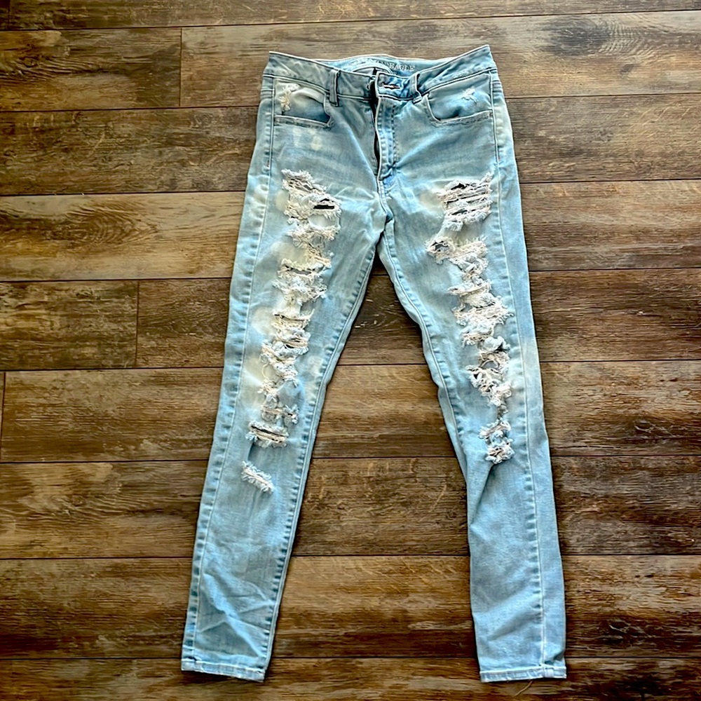 American Eagle ripped high waisted skinny leg jeans
